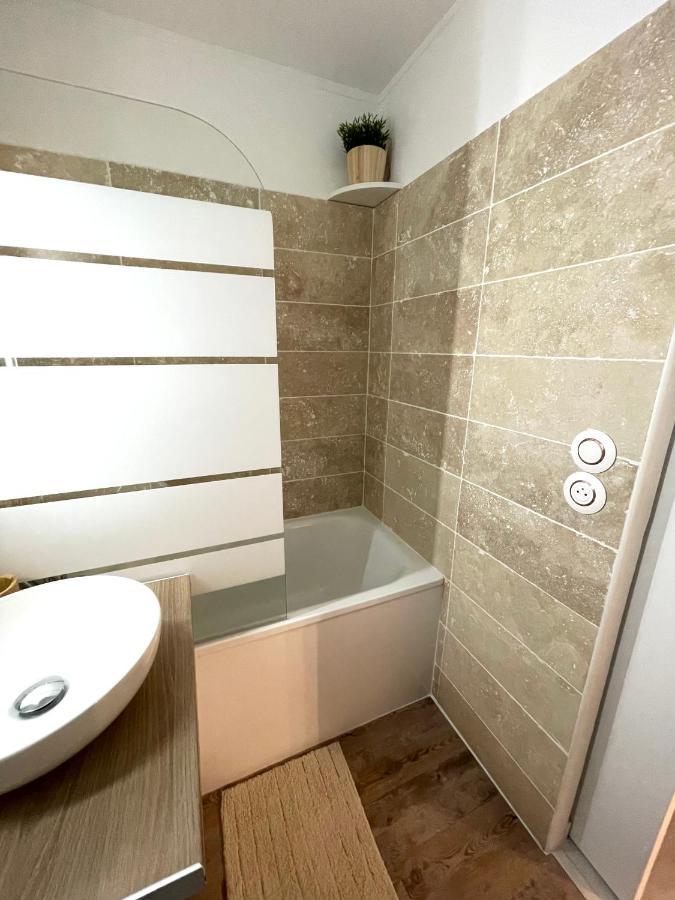 Appart cosy 4 personnes, à 400m de la plage Bormes-les-Mimosas Esterno foto